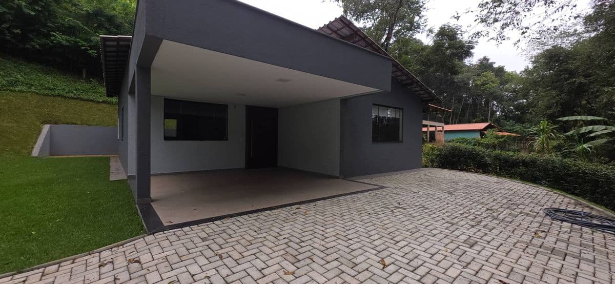 Casa com 3 quartos - Brumadinho